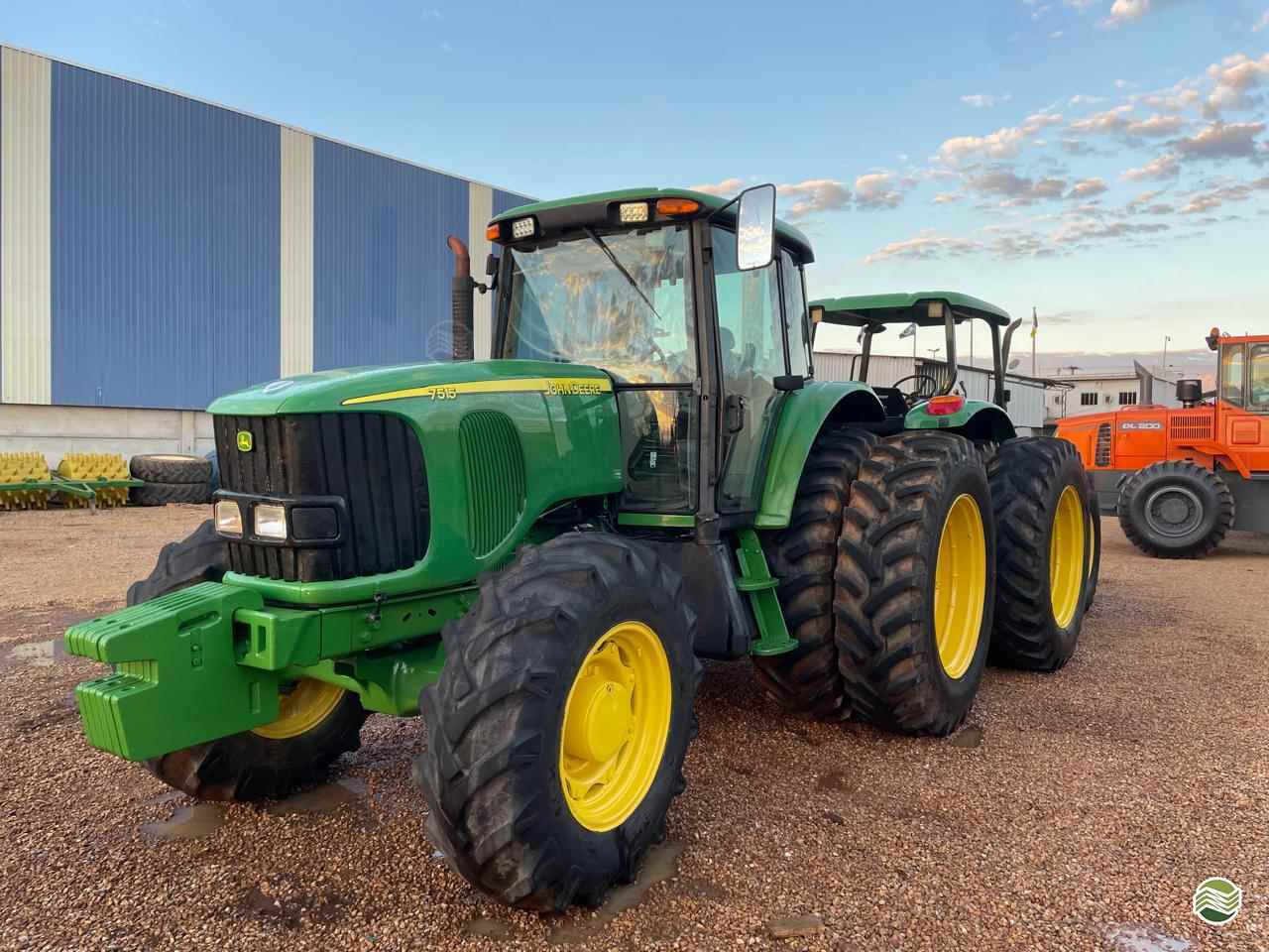 TRATOR JOHN DEERE JOHN DEERE 7515 Tração 4x4 Primavera Máquinas Usadas PRIMAVERA DO LESTE MATO GROSSO MT